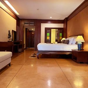 Grand Deluxe Zimmer mit Kingsize-Bett